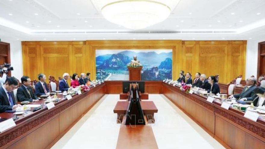 Vietnam - Laos peace committees promote role of people-to-people diplomacy
